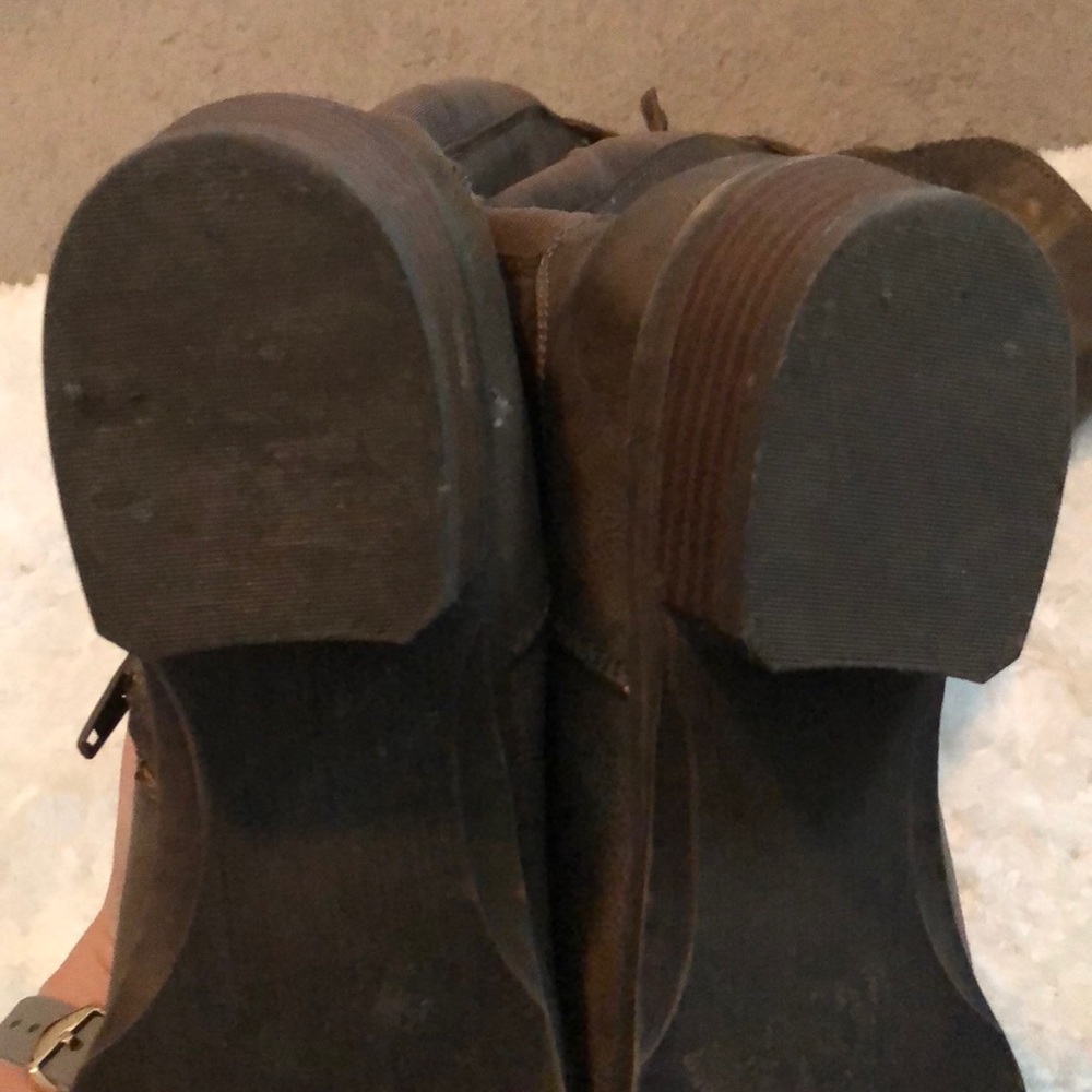 Guess Boots - Picture 7 of 8